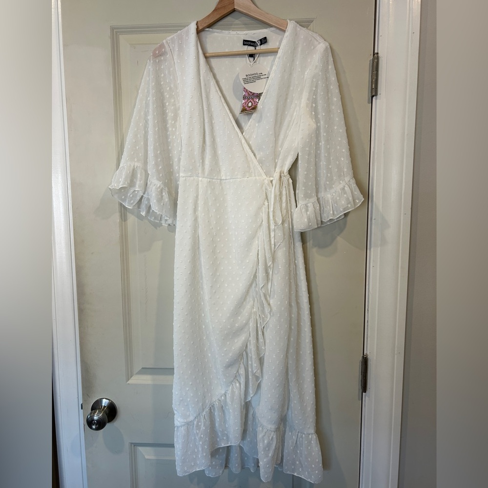 NWT Boohoo Dobby Chiffon Wide Sleeve Midi Wrap Dress- US Size 6